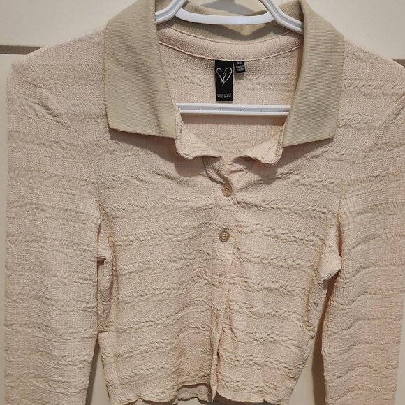 Buttoned Blouse - Picture 3 of 5